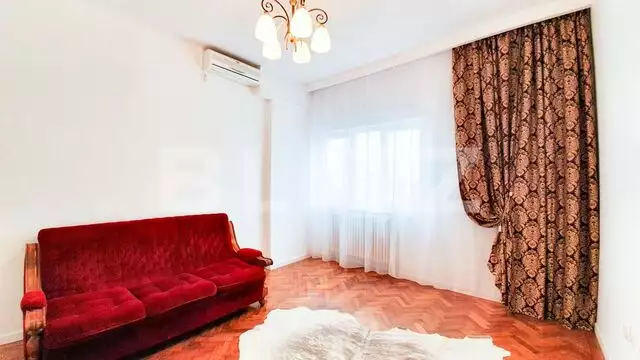 Preț special de sărbatori! Apartament 2 camere, zona cartierului Armenesc!