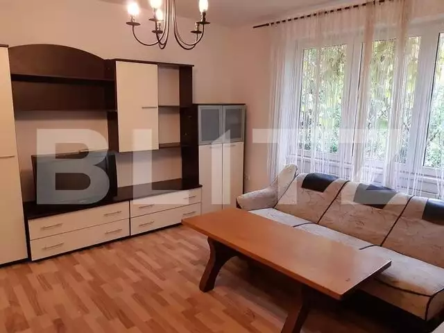 Apartament 3 camere, 70 mp, cu acces la gradina, zona Vasile Aron 