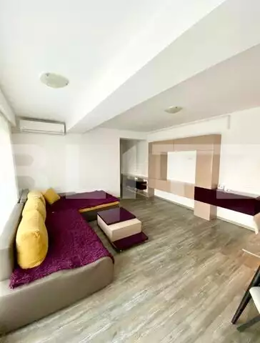 Apartament 2 camere, semidecomandat, parcare, zona Vivo Mall
