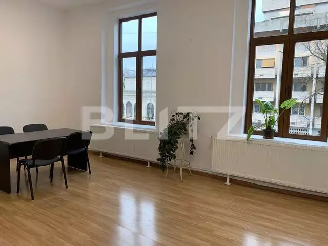 Spațiu pentru birouri cu 2 camere, 47 mp, zona Ultracentral