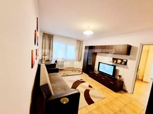 Apartament de 2 camere, 50 mp, decomandat, centrala, zona Margeanului
