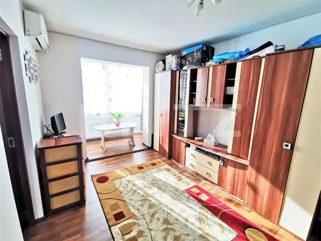 Apartament cochet de 2 camere, renovat, utilat, etaj 2, zona Vlaicu