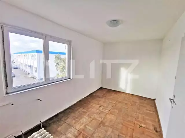 Apartament 2 camere, etaj intermediar, balcon, zona Aradul Nou