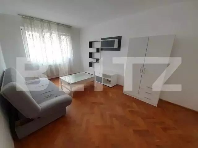 Apartament 3 camere, 75 mp, zona Vasile Aron 