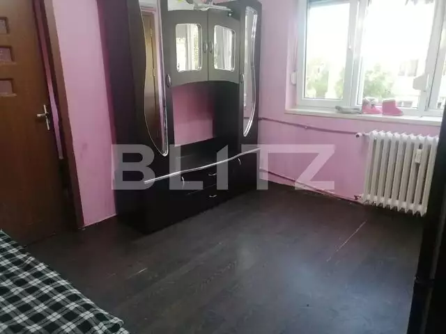 Apartament 3 camere, etaj intermediar, zona Valea Rosie