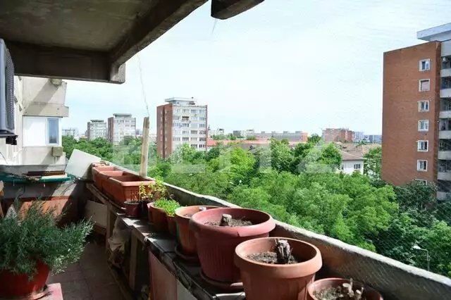 Apartament 4 camere, 68 mp, etaj intermediar, lift, Gheorghe Lazar