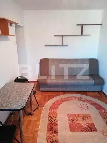 Apartament de 2 camere, 35 mp, semidecomandat, zona Intim