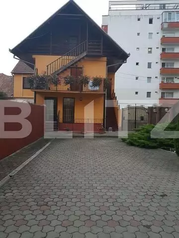 Casa moderna de 250 mp, 4 camere, zona Fagaras