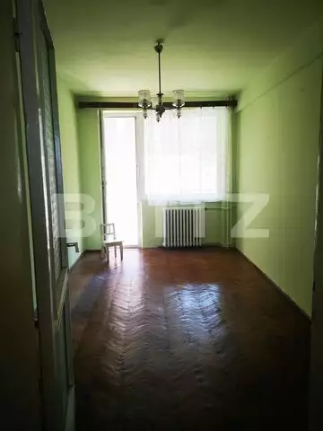 Apartament de 2 camere, etaj intermediar, balcon luminos, zona Calea București