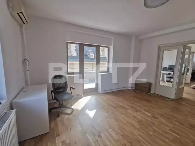 Apartament 6 camere, 155 mp, terasa, Piata Revolutiei! 