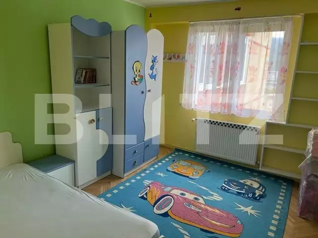 Apartament de 3 camere, decomandat, zona Calea Bucuresti 