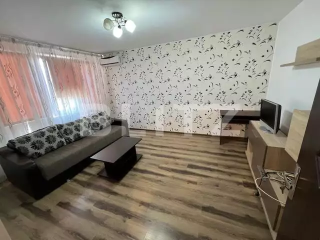 Apartament 2 camere, decomandat, zona Calea București