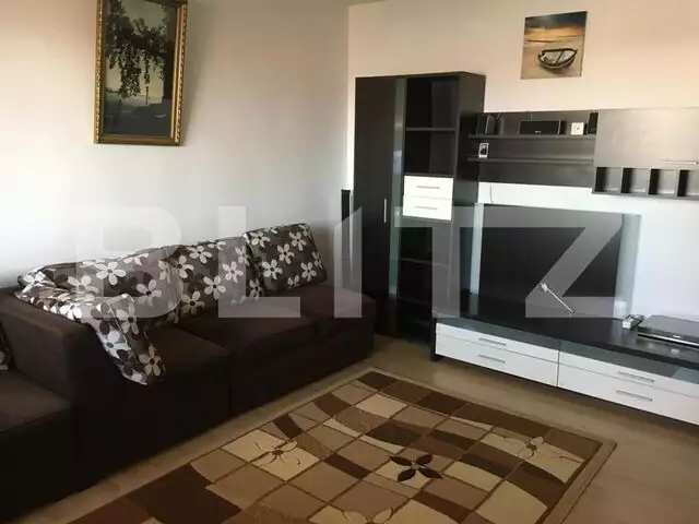 Apartament de 3 camere, semidecomandat, zona Domenii