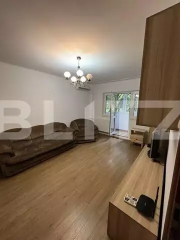 Apartament de 4 camere, 75 mp, decomandat, zona Tineretului