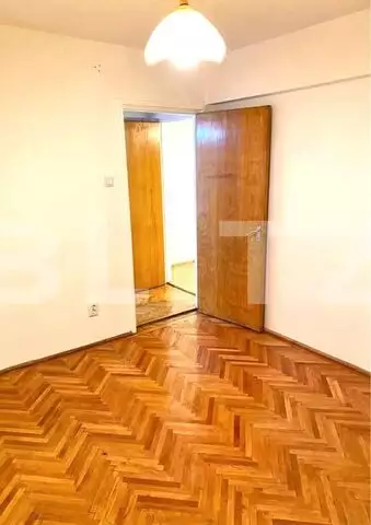 Apartament luminos cu 2 camere, 50mp utili, etaj intermediar, zona Piata Dacia 