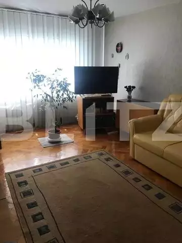 Apartament de 3 camere, 68 mp, decomandat in zona Aradului