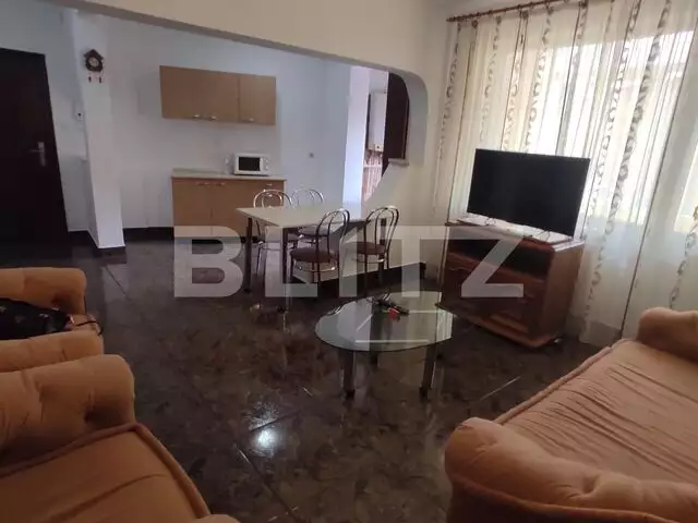 Apartament 4 camere, decomandate, 2 bai, 76 mp, etaj 1, zona Cinema Dacia