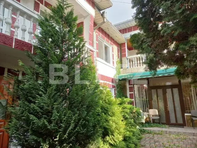 Casa individuala de 7 camere, 432 mp, 550 mp teren, zona Moldova