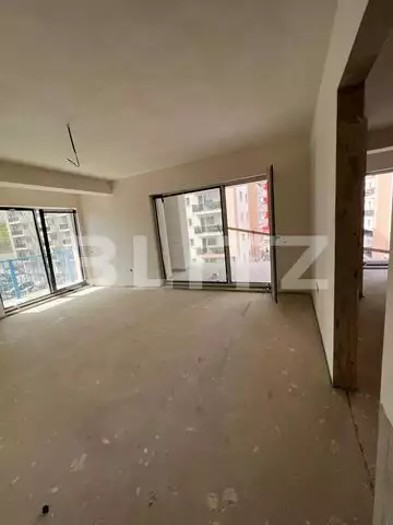 Apartament de 3 camere, 67 mp, 25 mp de terasa, parcare, zona Vivo 