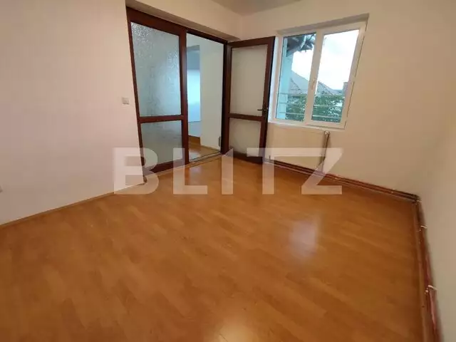 Apartament 4 camere, 2 bai, 2 niveluri, cetate