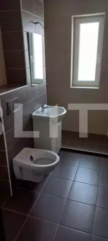 Apartament 3 camere, 73 mp, bloc nou, zona Sanpetru