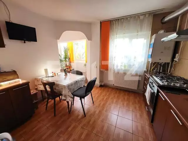 Apartament 3 camere, decomandat, 74 mp, in zona 1 Mai, zona str Popoveni