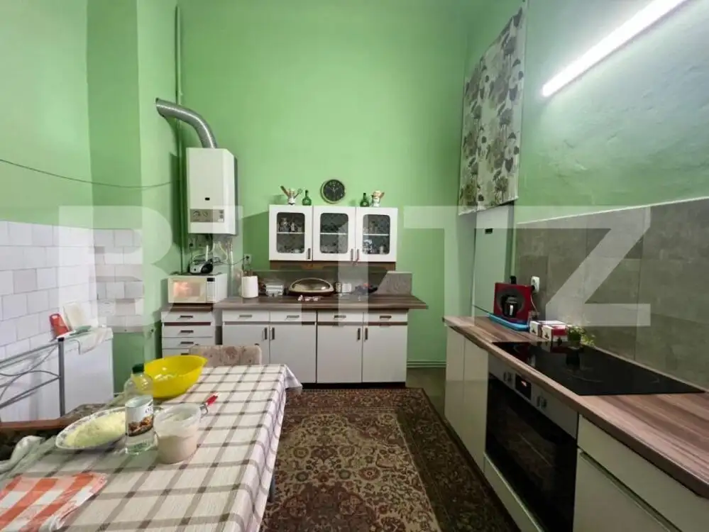 Apartament ultracentral, 45 mp , pivnita 30 mp, zona Eroilor