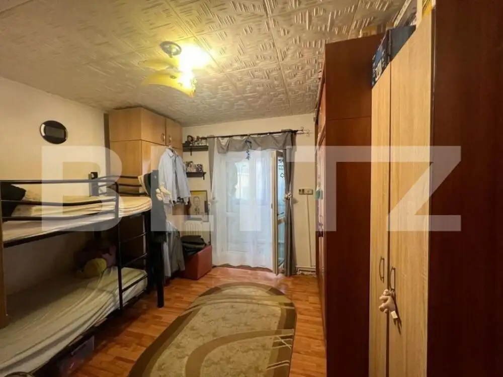 Apartament 2 camere, decomandat, centrala, Borcanul cu Miere, Rovine