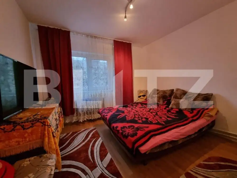 Apartament 4 camere decomandate, 76 mp, etaj intermediar, zona Calea Floresti