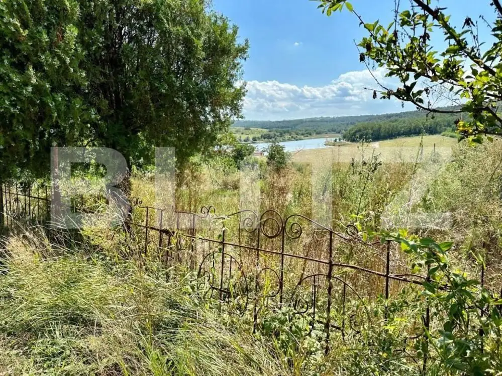 Teren la Lacul Paleu intravilan,regim turistic, 550 mp 