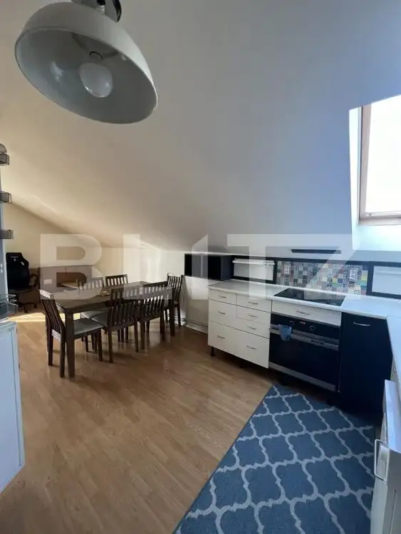 Apartament pe două niveluri, cu mansardă, 3 camere, 85 mp, zona-Mărăști 