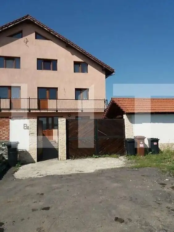 Casa cu 5 camere, bucătărie modernă, spațiu exterior generos, 264mp, Vetrani