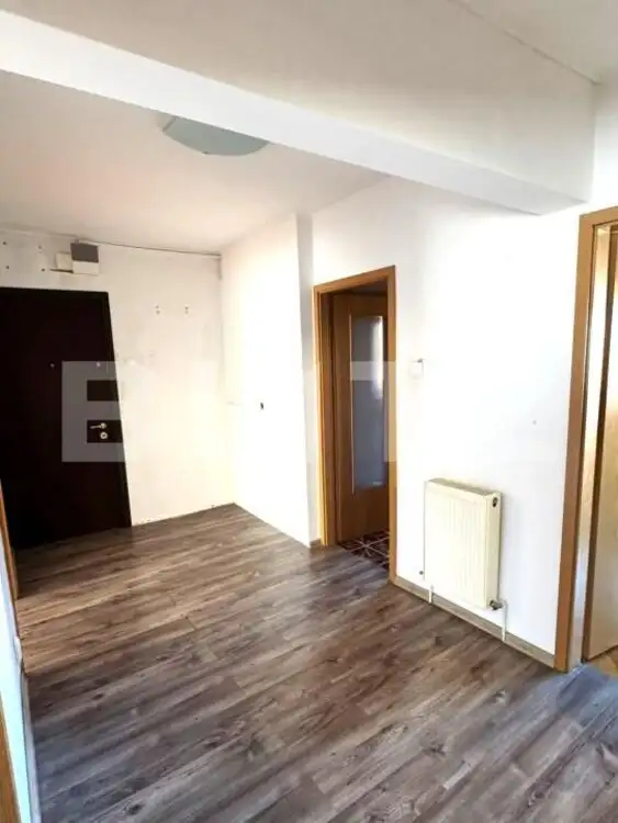 Apartament 3 camere, decomandat, etaj intermediar, zona Piata Marasti