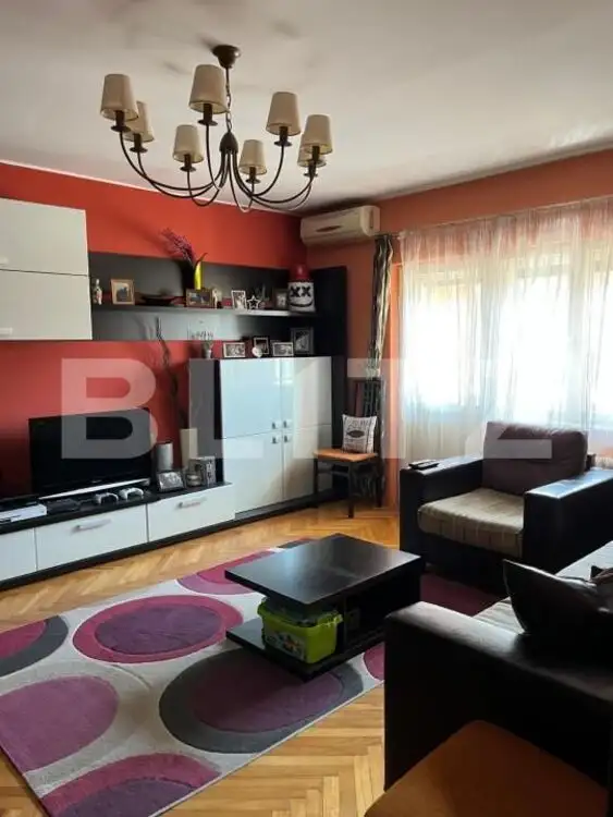 Anunț Vânzare Apartament 3 Camere Decomandat - Zona Rogerius etaj 2