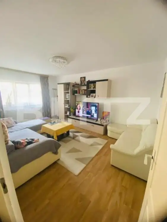 Apartament 3 camere, zona Cetate