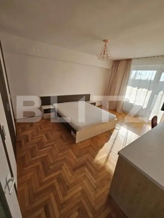 Apartament cu 4 camere, 98 mp, zona-Nufarul