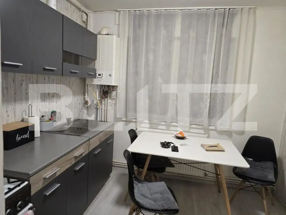 Apartament de vanzare cu 2 camere, 57 mp, zona Micro 16