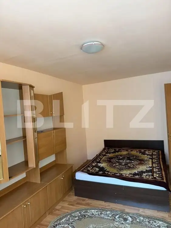 Apartament de închiriat, 2 camere semidecomandate, 44 mp, balcon, zona Mănastur