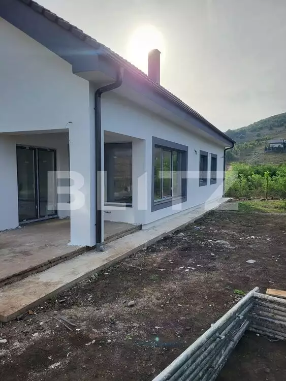 Casa individuala de vanzare, 180 mp util, 500 mp teren, comuna Baciu 
