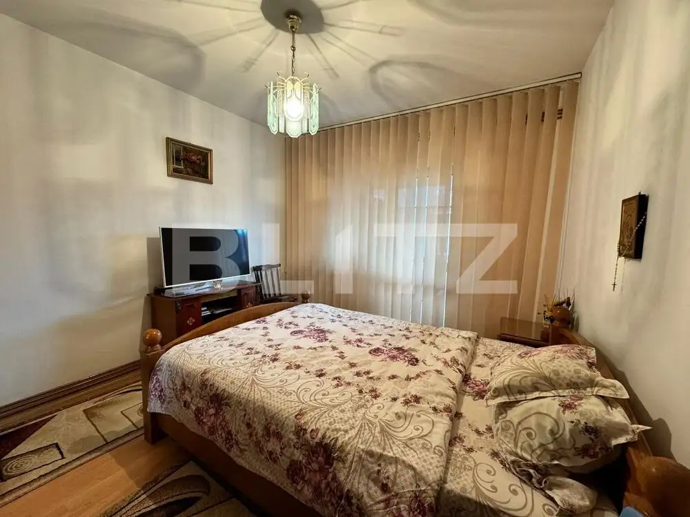 Apartament 3 camere decomandate, 64 mp, balcon, zona Aurel Vlaicu