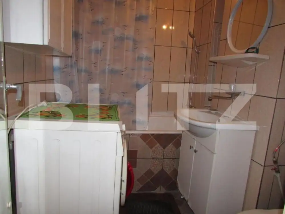 Garsoniera, 28 mp, pet friendly , parcare , zona strazii Parang