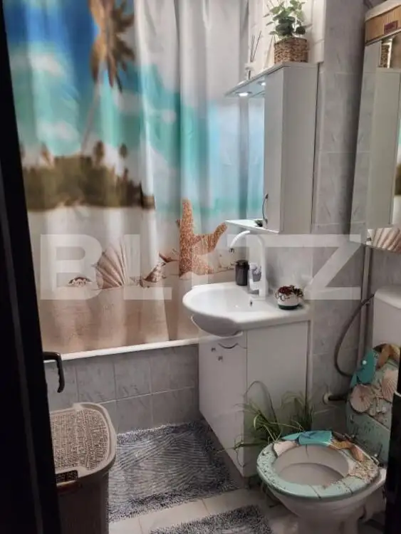 Apartament de 3 camere decomandat, zona Paltinis