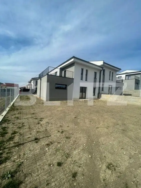 Duplex superb, 120 mp, teren 400 mp, garaj, Valea Chintaului