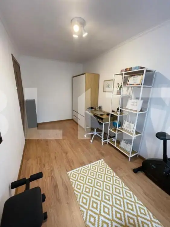 Apartament, 3 camere, zona Aluminei