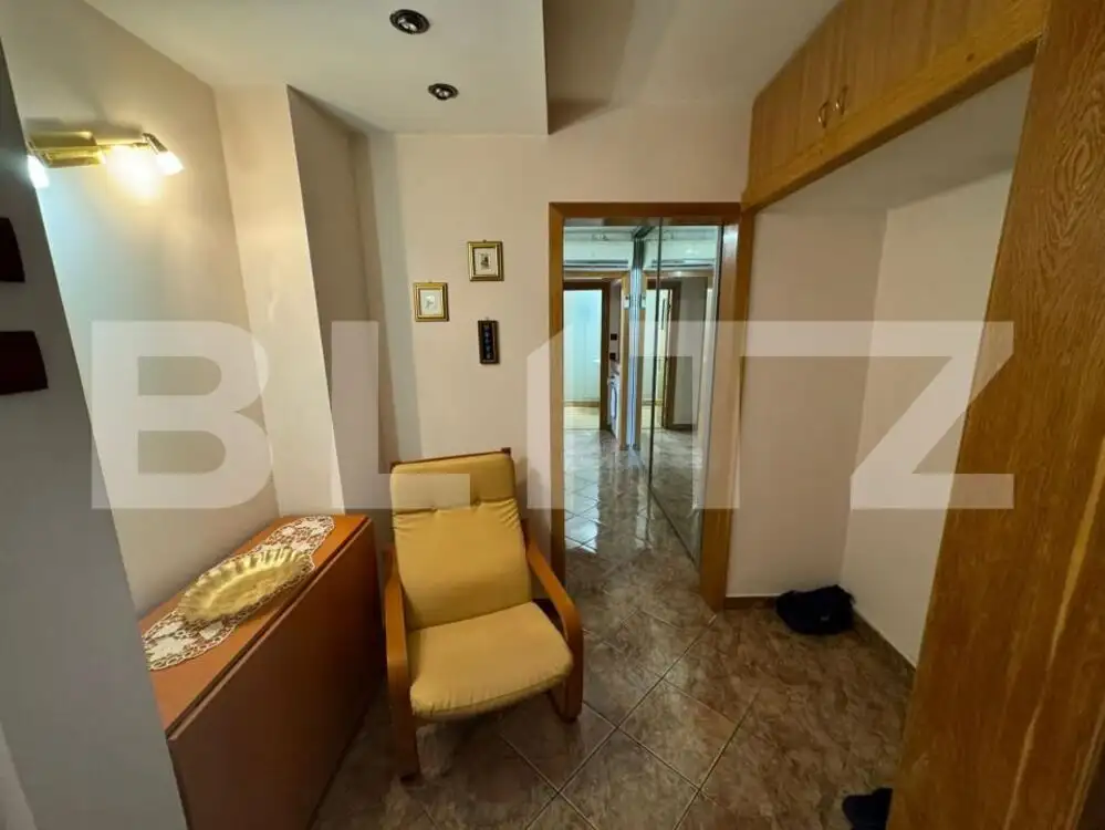 Apartament decomandat, 3 camere, 69m, zona Casa Stintei