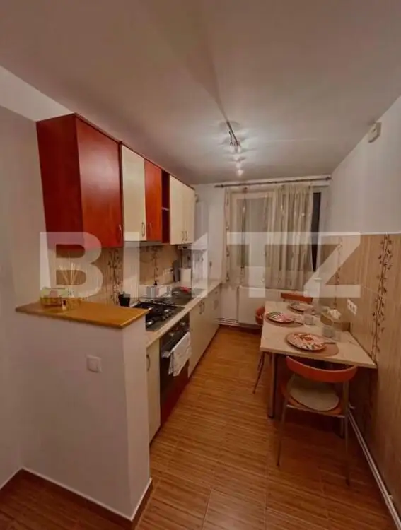 Apartament cu 2 camere, 50 mp, zona Centrala 