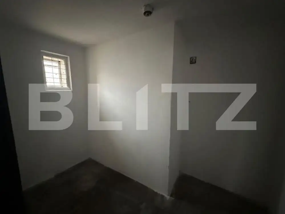 Casa cu 4 camere, 1 bucătărie, 1baie, pivniță, living 207 mp utili