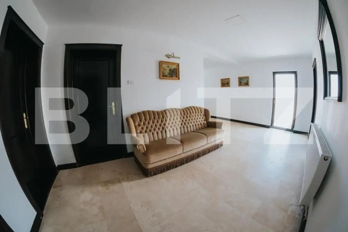 Vila exclusivistă de vânzare, 6 camere, 450 mp, zona Nufarul