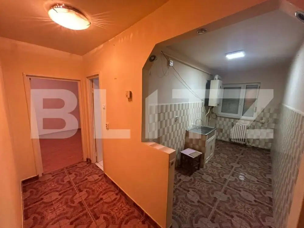 Apartament decomandat cu 2 camere, 49 mp, zona Cetate