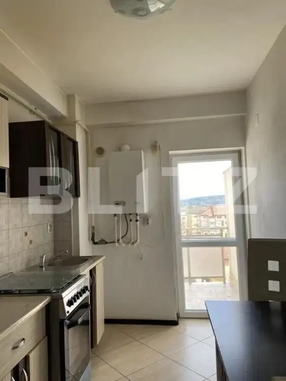 Apartament cu 2 camere de inchiriat, 60 mp, loc de parcare, zona Cetate